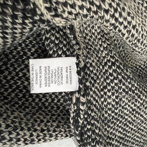 Open Front Plaid Long Cardigan Vest Heathered Black & Oatmeal Color With Pockets - Picture 9 of 10